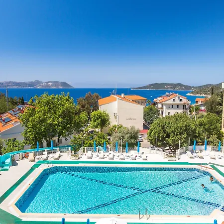 菲罗斯俱乐部酒店