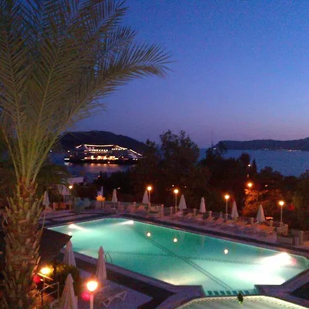 菲罗斯俱乐部酒店 3*