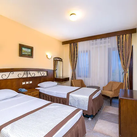 Club Phellos Готель 3*