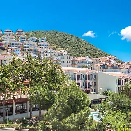 Готель Club Phellos 3*