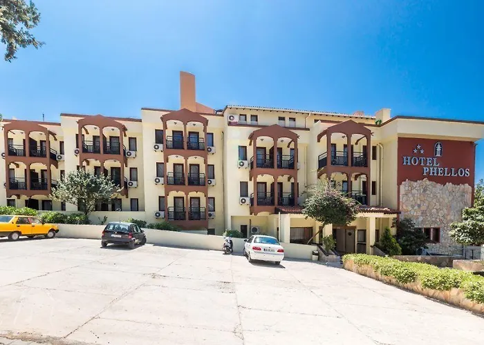Hotel Club Phellos 3*