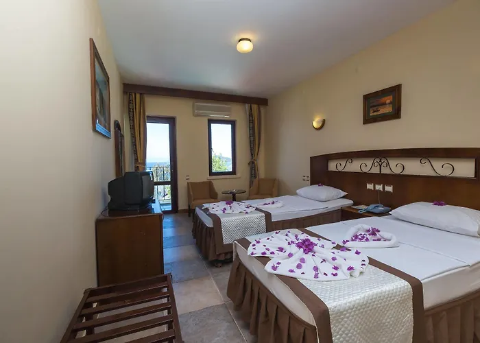 Hotel Club Phellos 3*