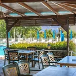 Club Phellos מלון 3*