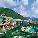 Club Phellos 3*
